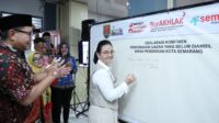 Deklarasi Penyerahan Ijazah 37 Sekolah Swasta Semarang. Deklarasi Penyerahan Ijazah 37 Sekolah Swasta Semarang.