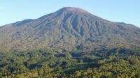 Gunung Slamet Jadi Taman Nasional, Gubernur Ahmad Luthfi: Konservasi Untuk Ketahanan Pangan/ Dok Instagram mountravaddict Gunung Slamet Jadi Taman Nasional, Gubernur Ahmad Luthfi: Konservasi Untuk Ketahanan Pangan.