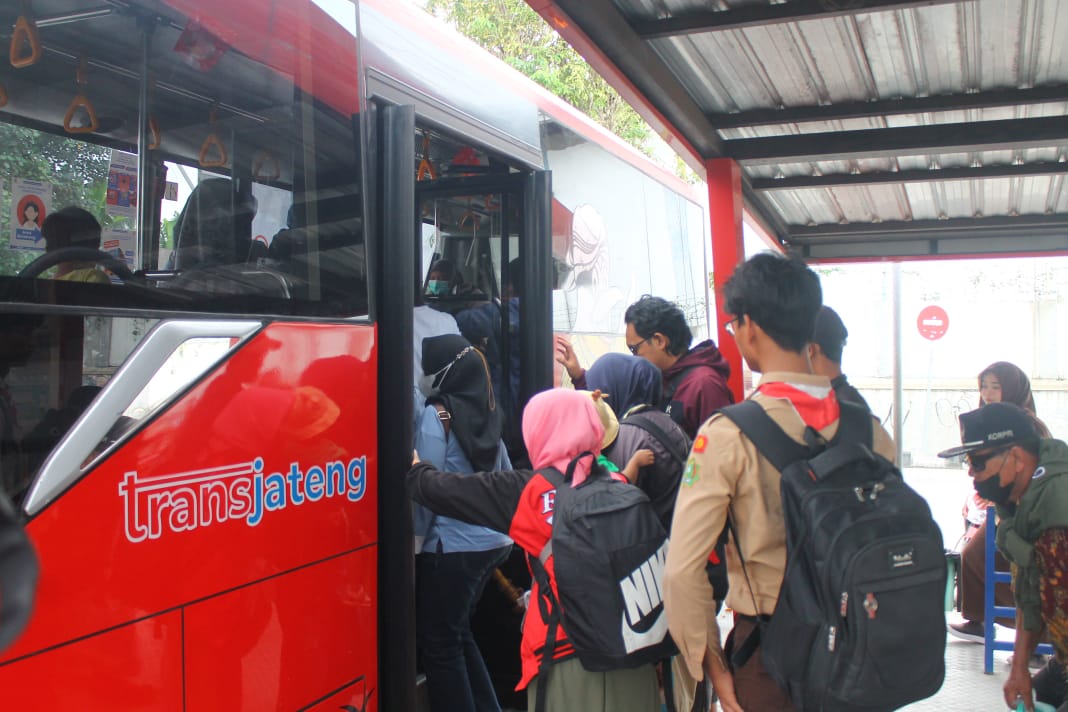 Naik Trans Jateng pakai QRIS cuma Rp1.000