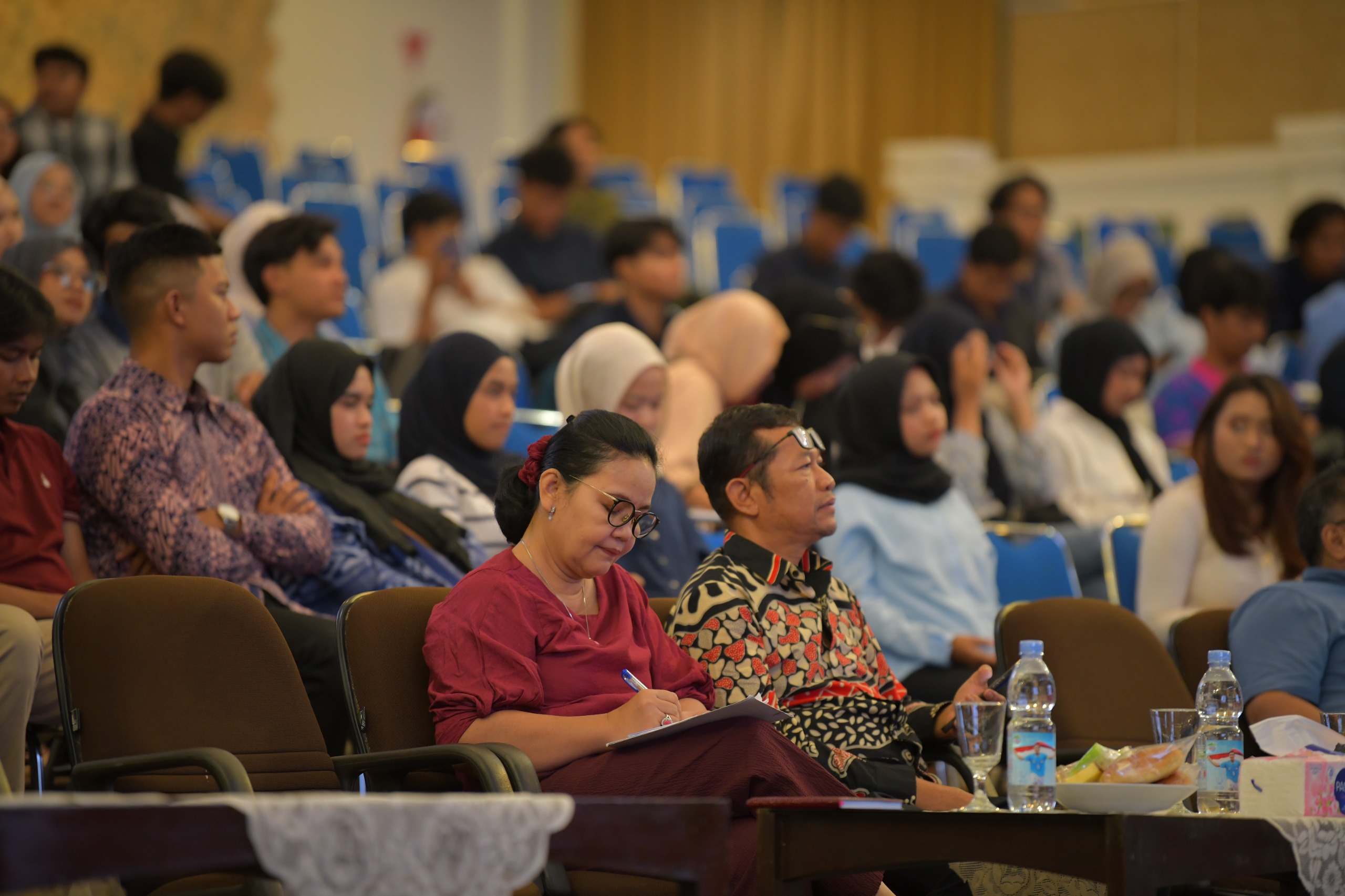 Agustina Wali Kota Semarang, menggelar dialog terbuka dengan Badan Eksekutif Mahasiswa Universitas Diponegoro (BEM Undip).