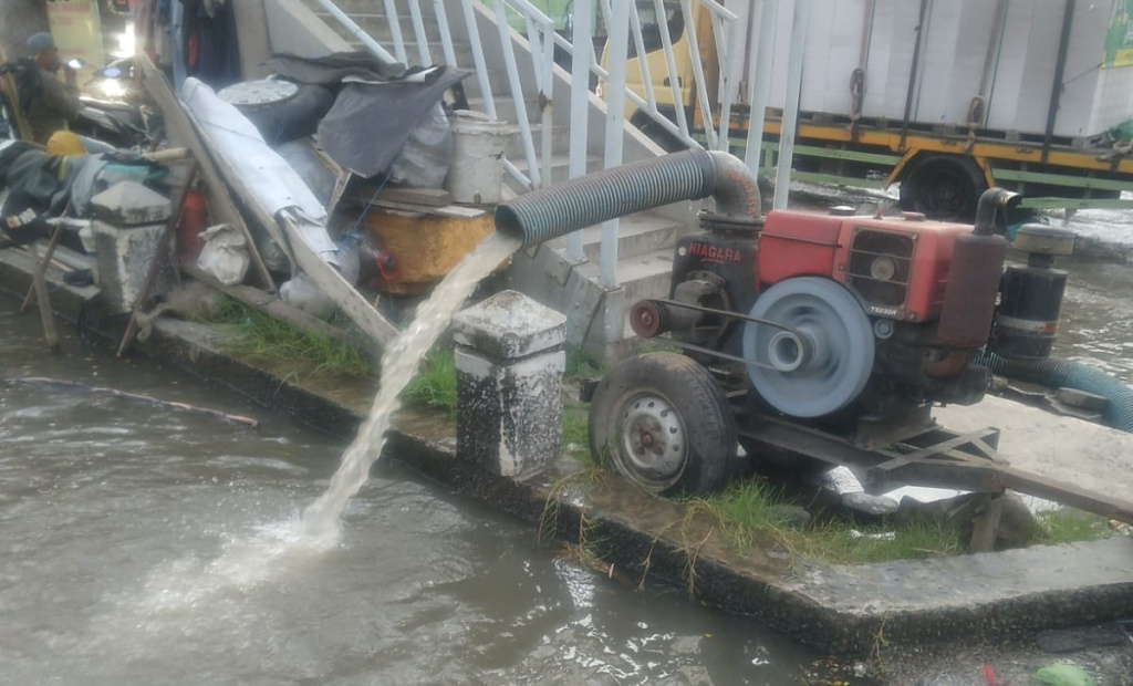 Cara Pemkot Semarang Tangani Banjir, Ada Pompa Portable.