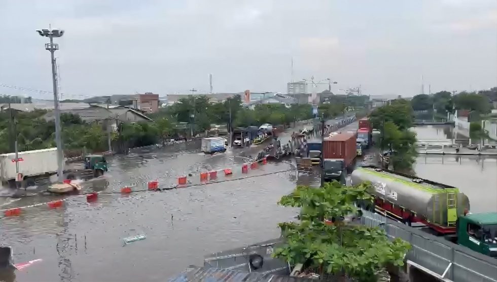 Ilustrasi banjir rob Kaligawe (foto: Polrestabes Semarang)