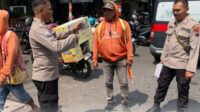 Sat Binmas Polrestabes Semarang lakukan pembinaan dan penyuluhan kepada petugas parkir Pasar Peterongan Sat Binmas Polrestabes Semarang lakukan pembinaan dan penyuluhan kepada petugas parkir Pasar Peterongan