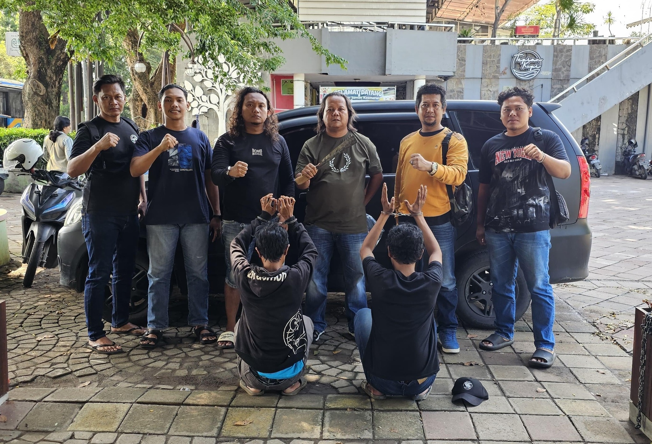 Polrestabes Semarang mengamankan pelakut pengeroyokan di Semarang Barat yang mengakibatkan korban meninggal dunia