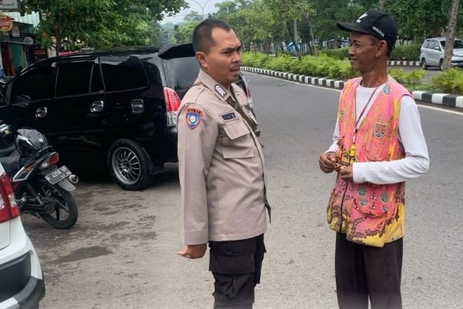 Petugas parkir diminta profesional Petugas parkir diminta profesional