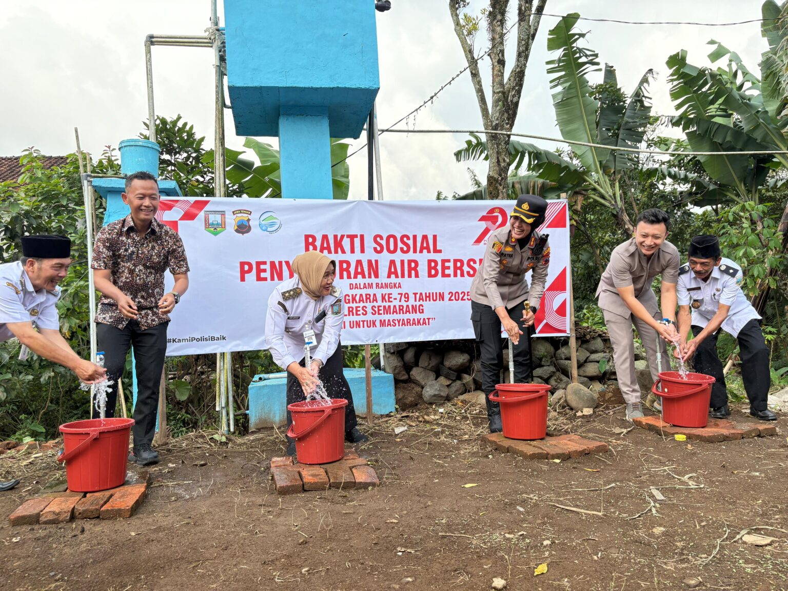 Wakil Bupati Nur Arifah saat menghadiri baksos Polres Semarang menyalurkan air bersih