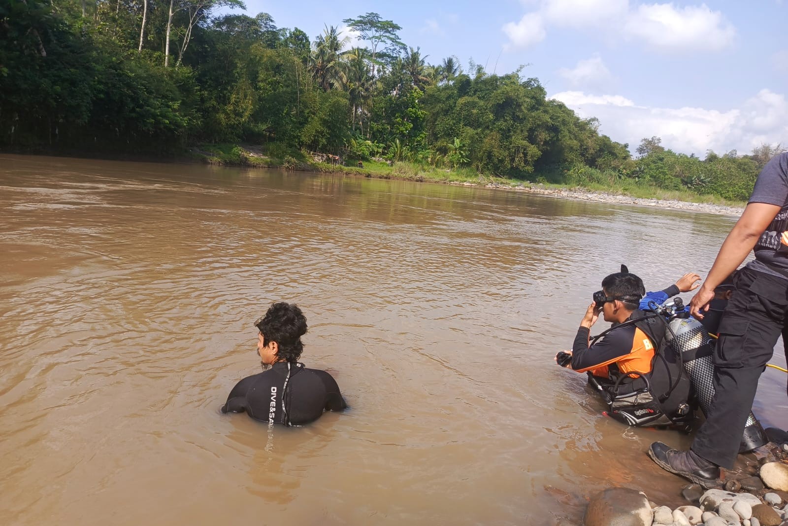 Pencarian korban hanyut di Sungai Progo Magelang (Basarnas Semarang)