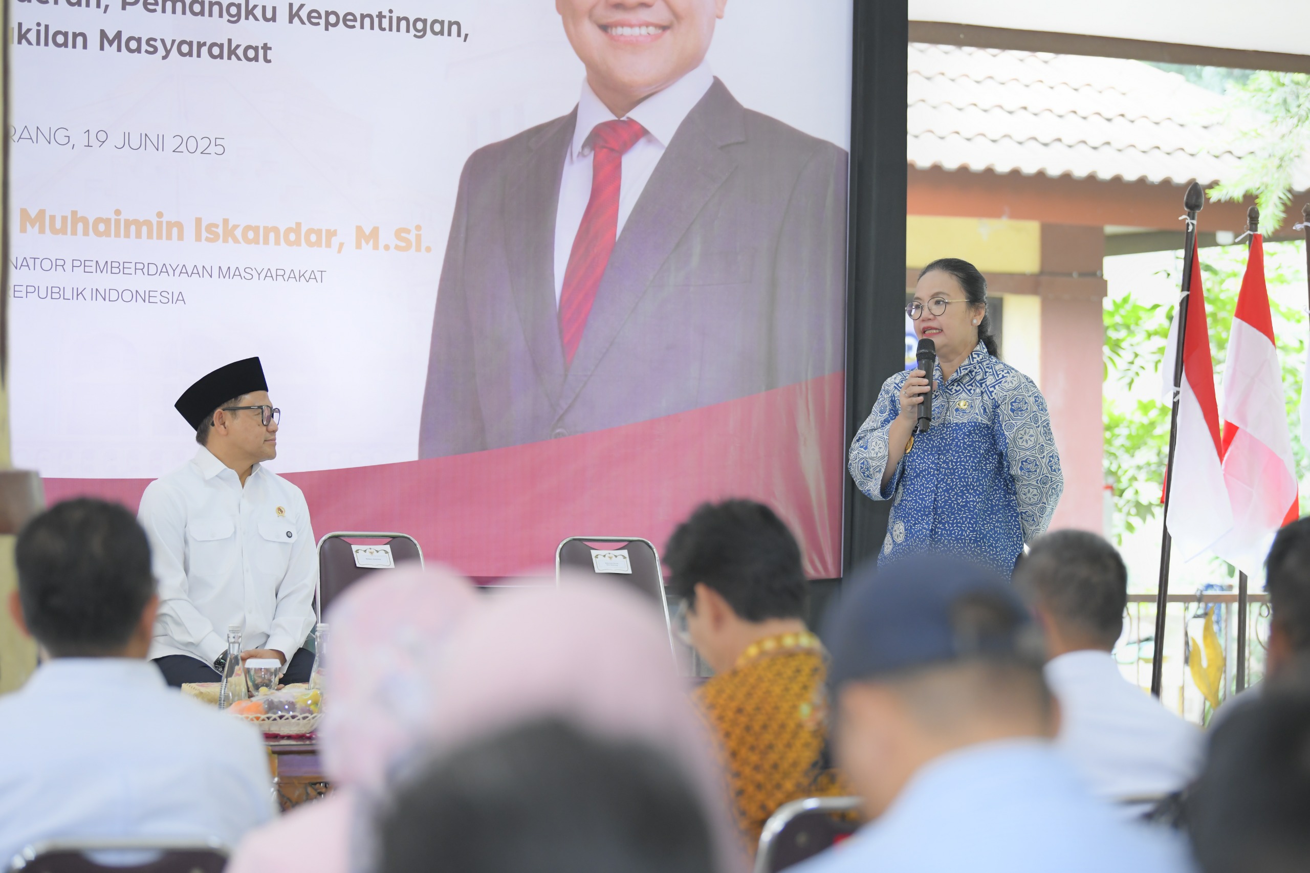 Agustina Wali Kota Semarang Bagikan Upaya Pemkot Tangani Kemiskinan Agustina Wali Kota Semarang Bagikan Upaya Pemkot Tangani Kemiskinan