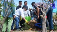 Wali Kota Semarang Inisiasi Pemanfaatan Lahan Kosong untuk Budidaya Singkong dan Ubi Wali Kota Semarang Inisiasi Pemanfaatan Lahan Kosong untuk Budidaya Singkong dan Ubi
