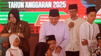 Pemkab Semarang berikan bantuan kepada anak yatim piatu Pemkab Semarang berikan bantuan kepada anak yatim piatu