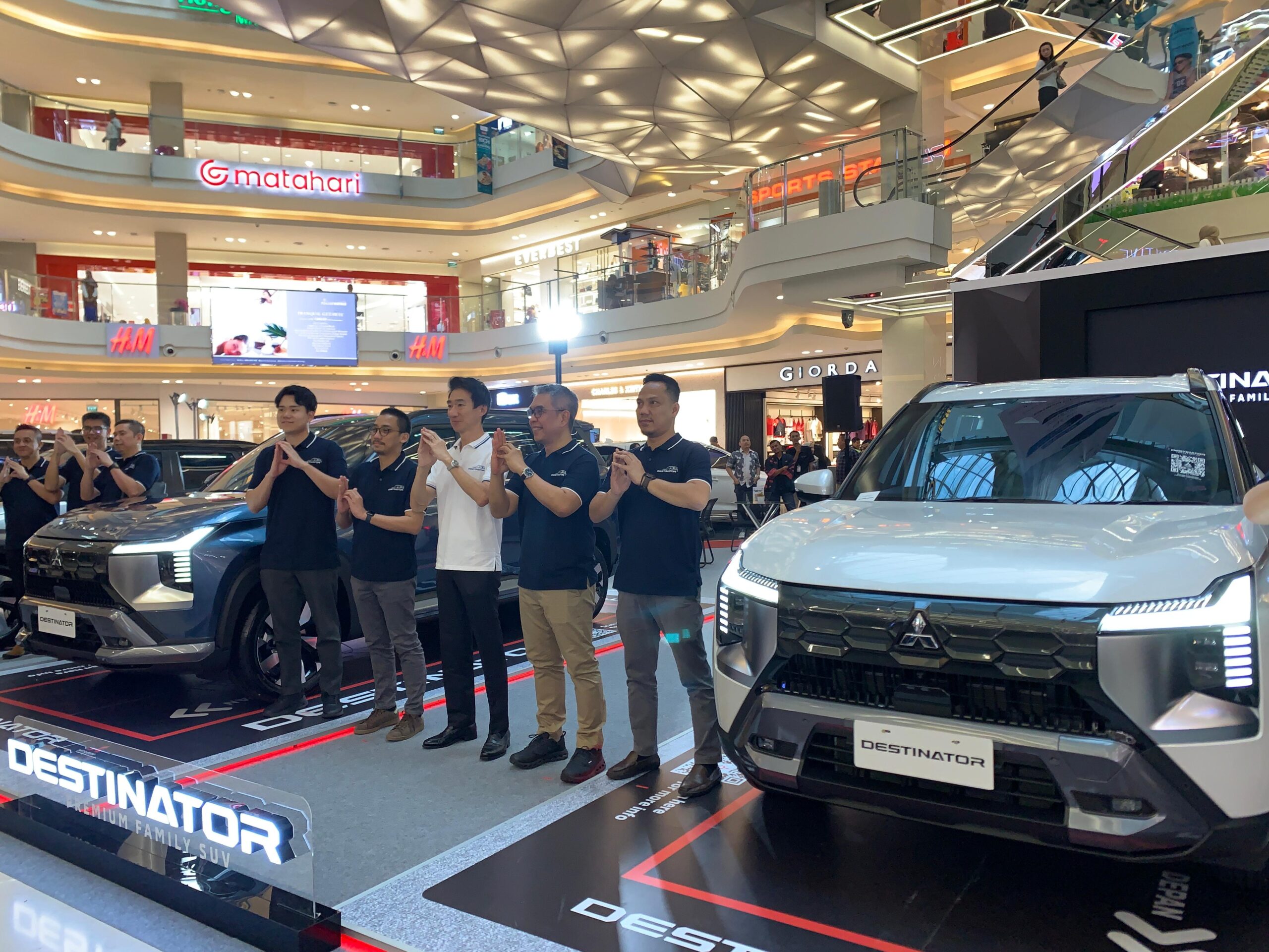 launching Mitsubishi destinator di Semarang. (matasemarang.com/Lia Dina)