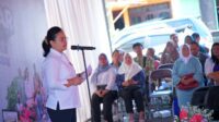 Wali Kota Semarang, Agustina saat berdialog langsung dengan pedagang Pasar Jatingaleh, Kamis (10/7). Wali Kota Semarang, Agustina saat berdialog langsung dengan pedagang Pasar Jatingaleh, Kamis (10/7).