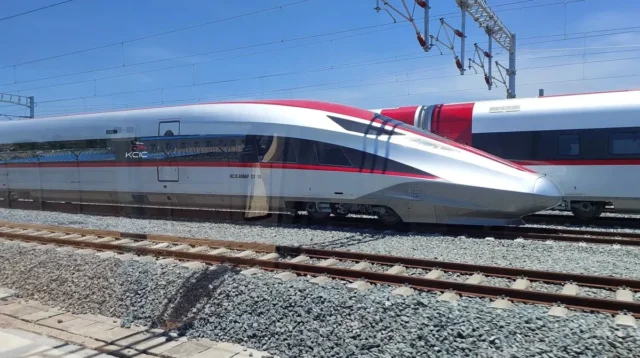 Kereta Cepat Jakarta -Bandung "Whoosh"