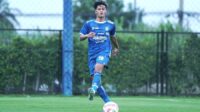 Pemain Persib Alfeandra Dewangga nyaman di bek tengah (foto: Persib) Pemain Persib Alfeandra Dewangga nyaman di bek tengah (foto: Persib)