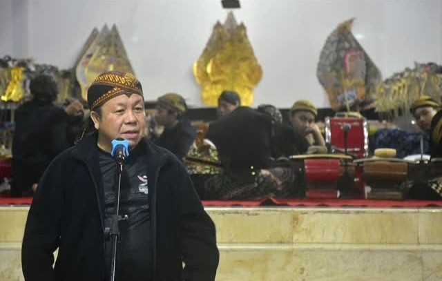 Ketua DPRD Kota Salatiga, Dance Ishak Palit