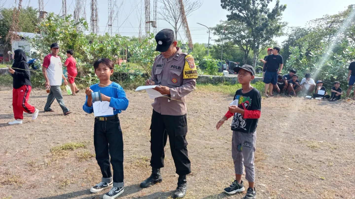 Warga Mangunharjo gelar lomba layang-layang (Foto: Polsek Tugu)