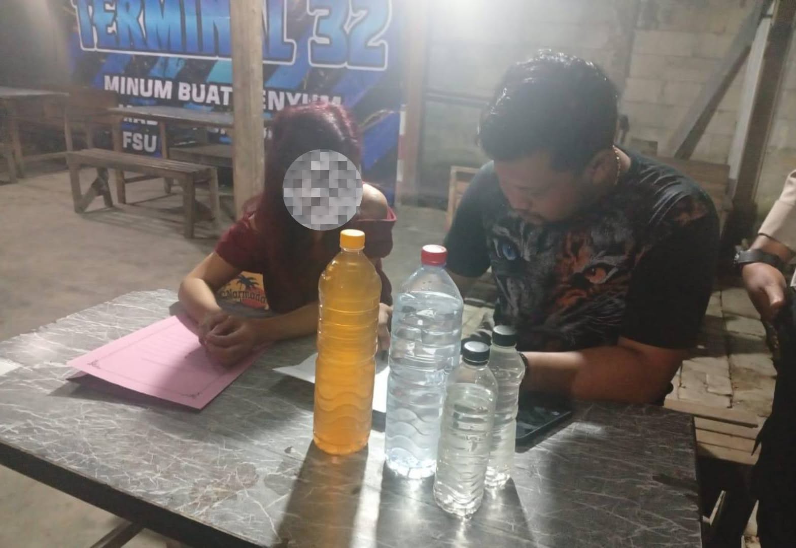 Polisi amankan penjual ciu dan gedang klutuk ilegal di Pedurungan (foto: Polsek Pedurungan)