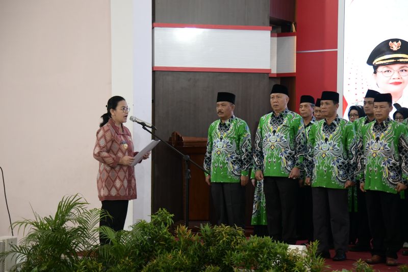 Wali Kota Semarang melantik Pengurus Lembaga Pengembangan Tilawatil Qur'an (LPTQ) Kota Semarang