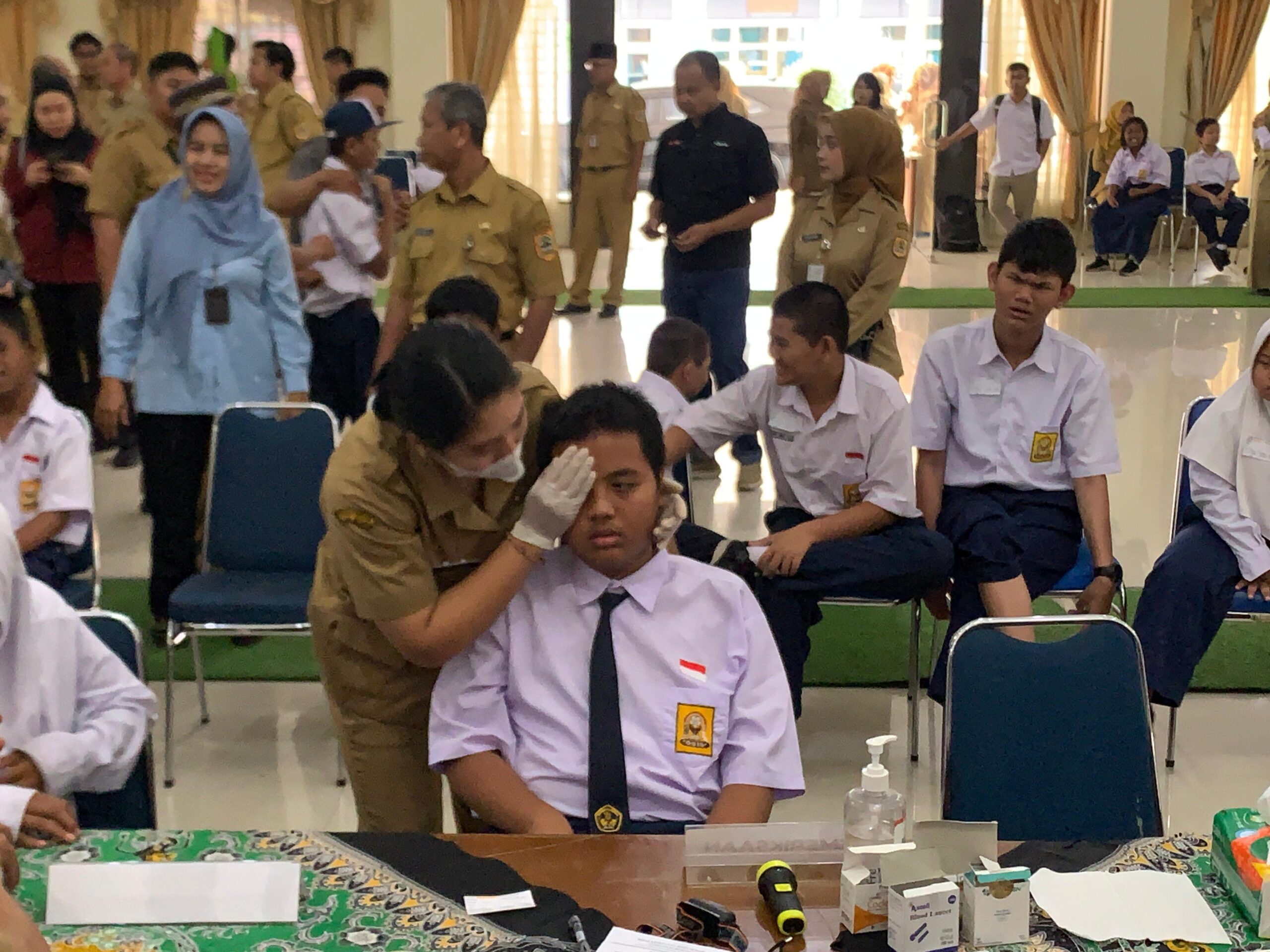Cek Kesehatan Gratis di SLB Negeri Semarang. (matasemarang.com/Lia Dina)