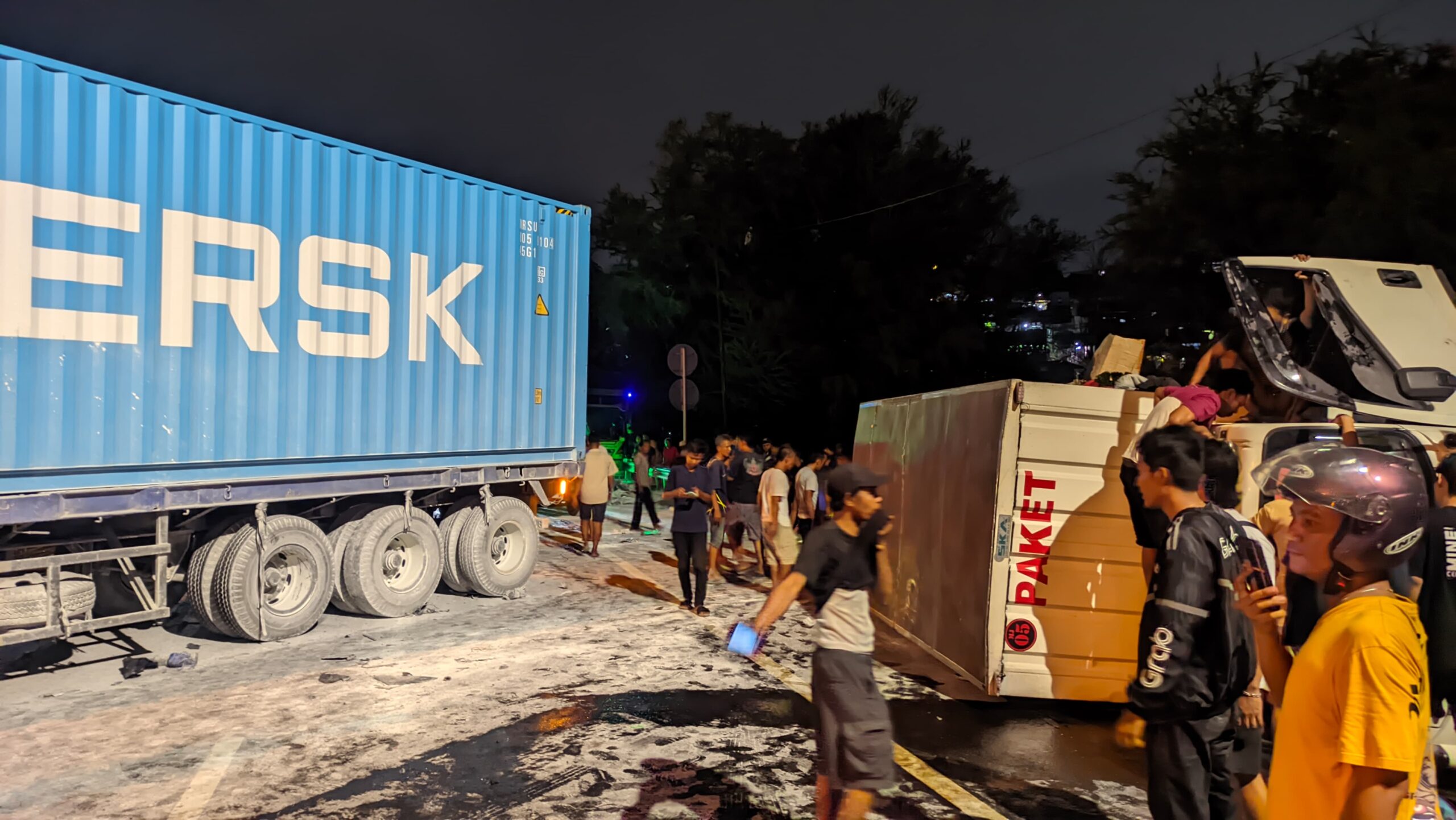 kecelakaan karambol di tol Semarang ABC arah Gayamsari. (matasemarang.com/Lia Dina)