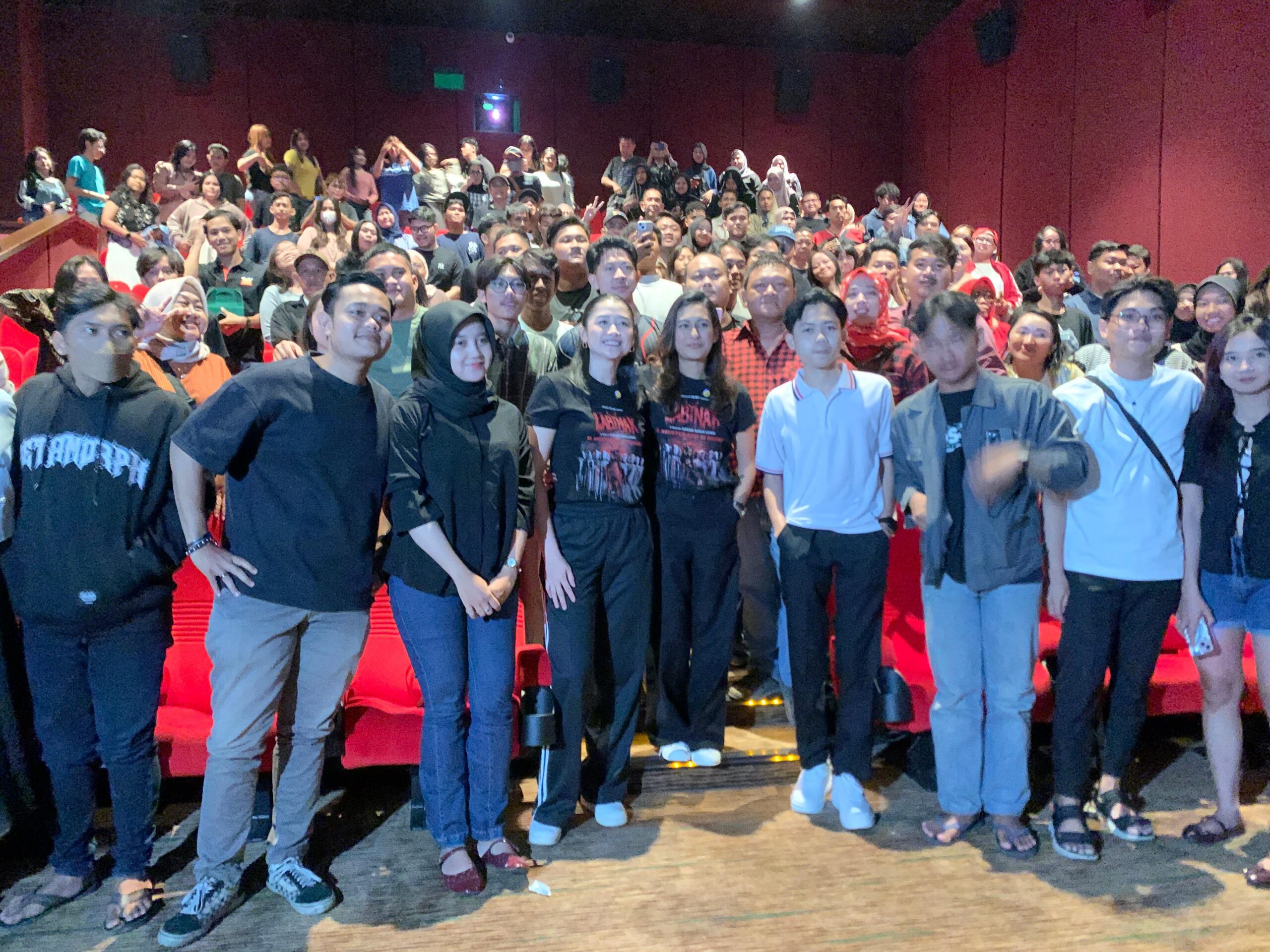 Screening film Labinak bersama cast Raihaanun dan Jenny Zhang di XXI The Park mal Semarang. (matasemarang.com/Lia Dina)