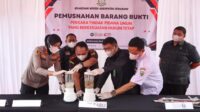 Kejari dan Polres Semarang musnahkan barang bukti tindak kejahatan (foto: Polres Semarang) Kejari dan Polres Semarang musnahkan barang bukti tindak kejahatan (foto: Polres Semarang)