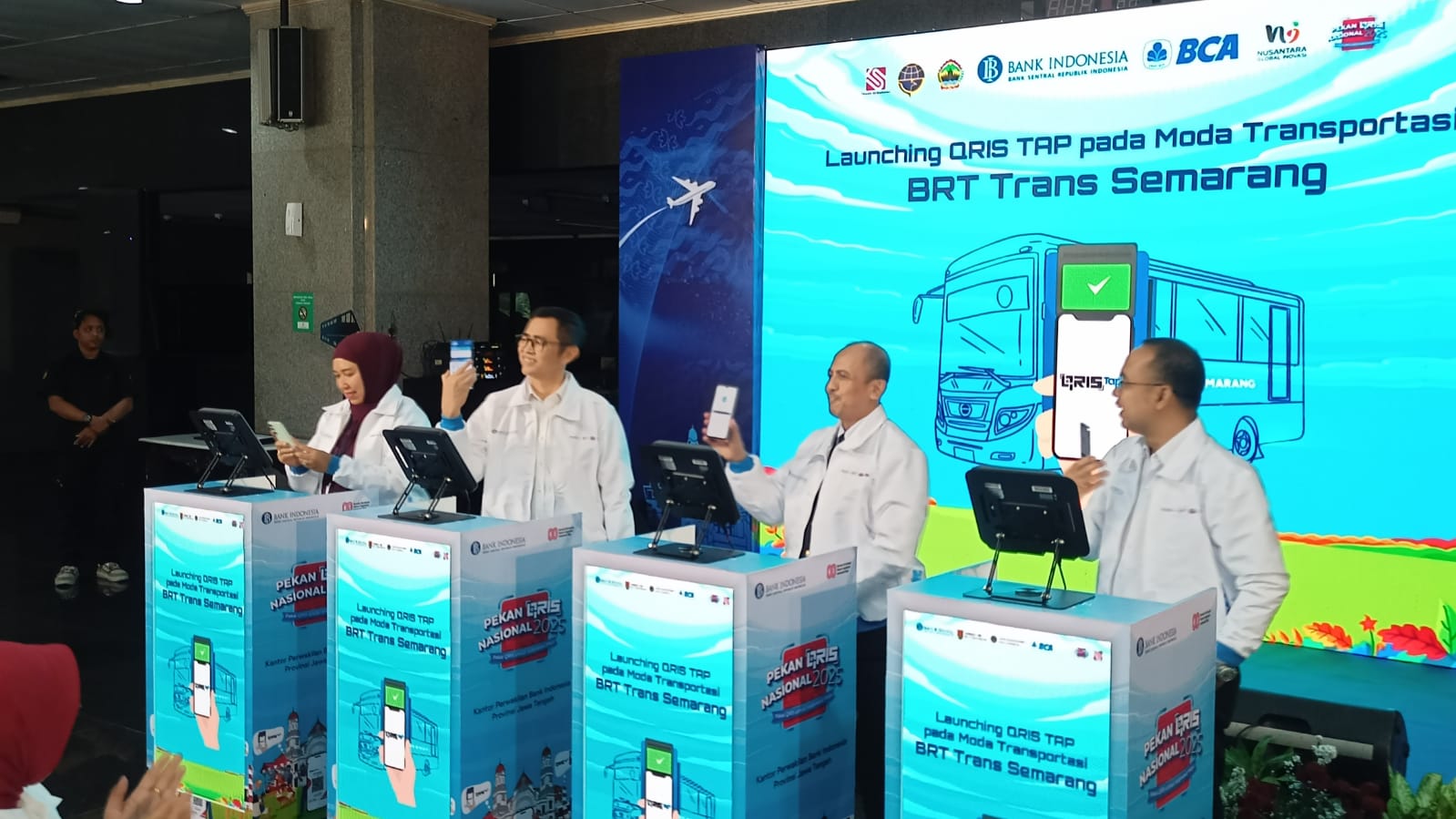 Peluncuran QRIS Tap, kerja sama Trans Semarang dan Bank Indonesia, Minggu 17 Agustus 2025 (matasemarang.com / Ade Lukmono)