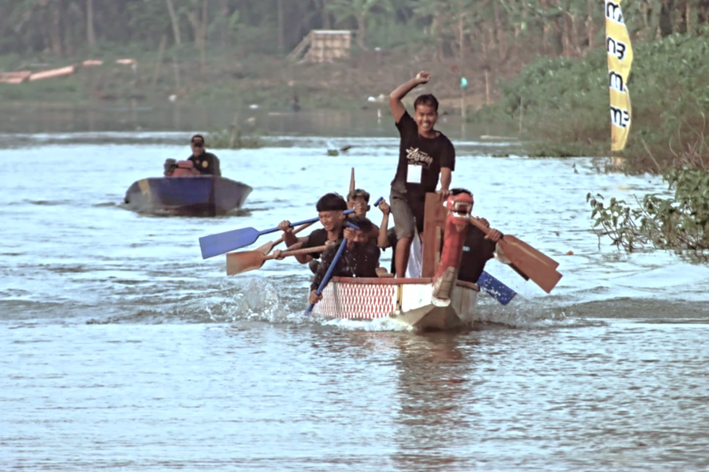 Lomba dayung di Rawa Pening (foto: Diskominfo Kabupaten Semarang)