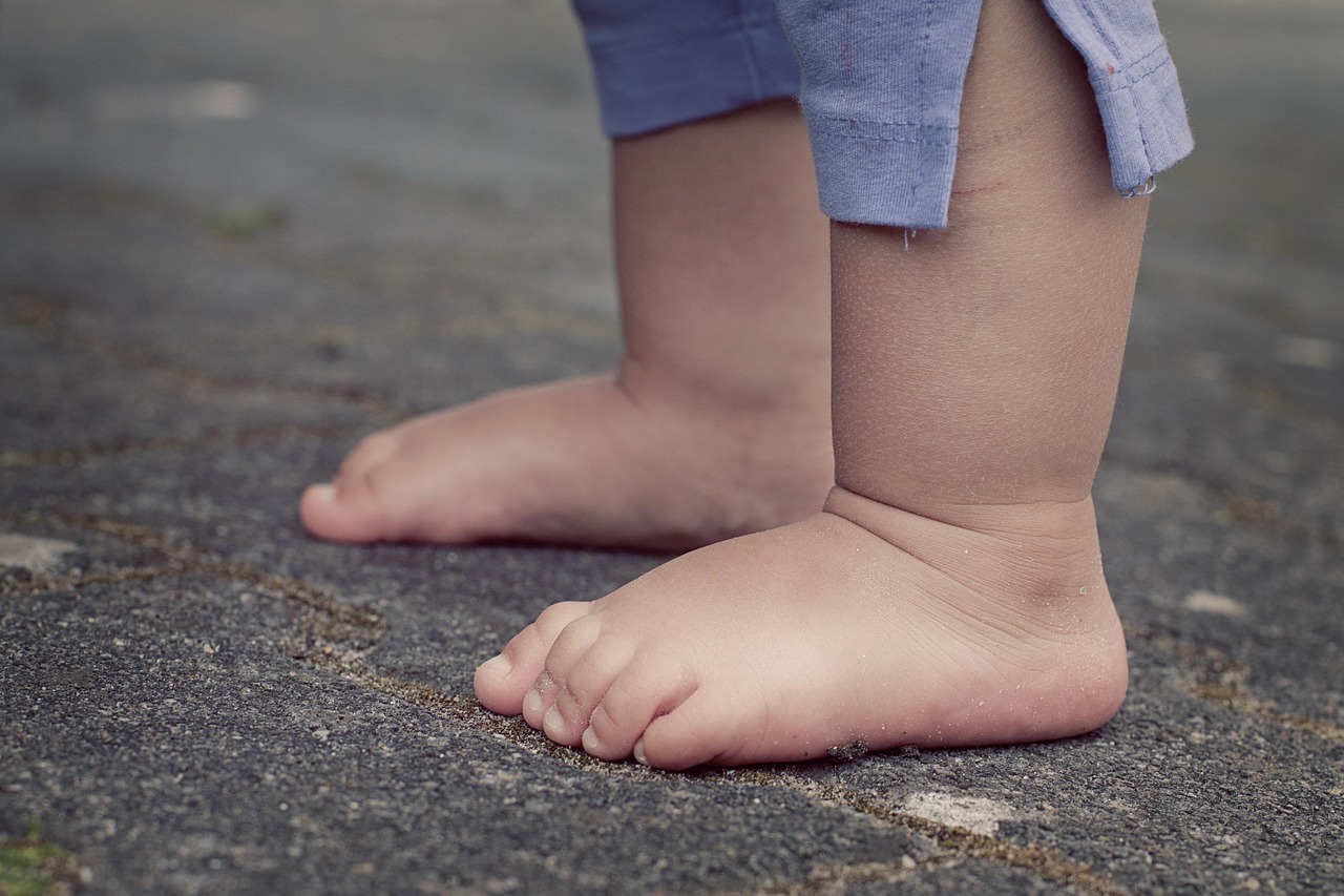 ilustrasi anak obesitas (pixabay/ FeeLoona)
