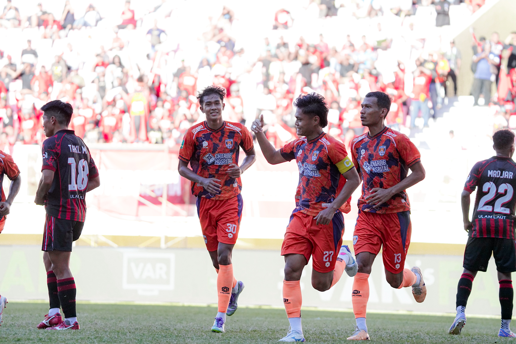 Kendal Tornado FC vs Persipura (matasemarang.com/Lia DIna)