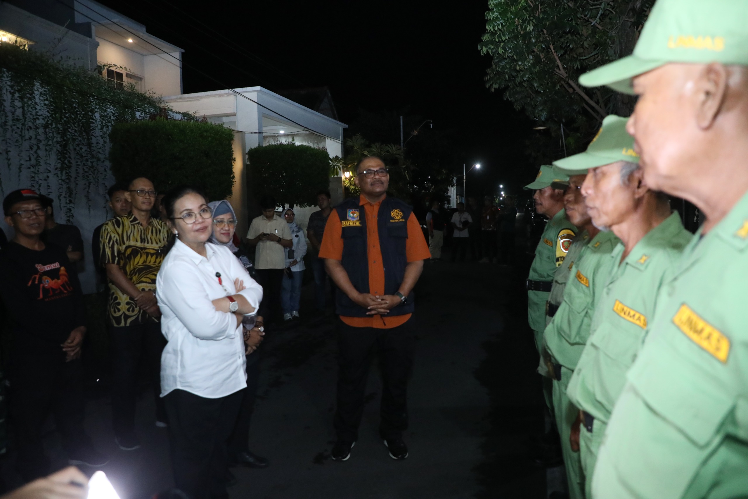 Wali Kota Semarang meninjau Poskamling RW 07 Kelurahan Bulu Lor, Kec. Semarang Utara (matasemarang.com/Lia Dina)
