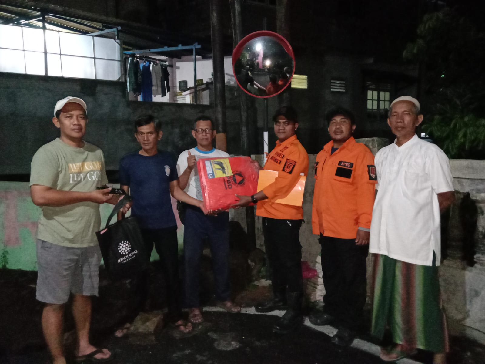Pemkot Semarang berikan bantuan kepada warga terdampak bencana (matasemarang.com/Lia Dina)