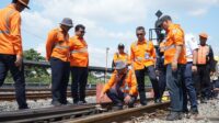 KAI Daop 4 Semarang melakukan pengecekan jalur kereta api (matasemarang.com/Lia Dina) KAI Daop 4 Semarang melakukan pengecekan jalur kereta api (matasemarang.com/Lia Dina)