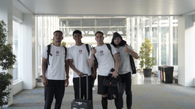 21 pemain Kendal Tornado FC terbang ke Jayapura (matasemarang.com/Lia Dina)