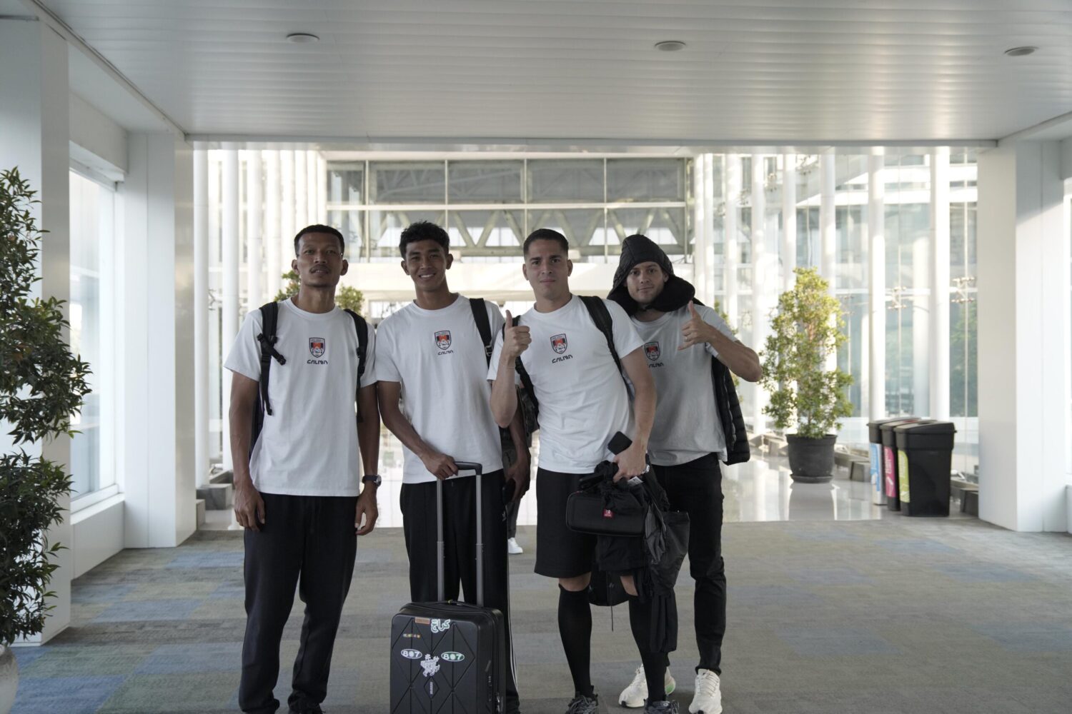 21 pemain Kendal Tornado FC terbang ke Jayapura (matasemarang.com/Lia Dina)