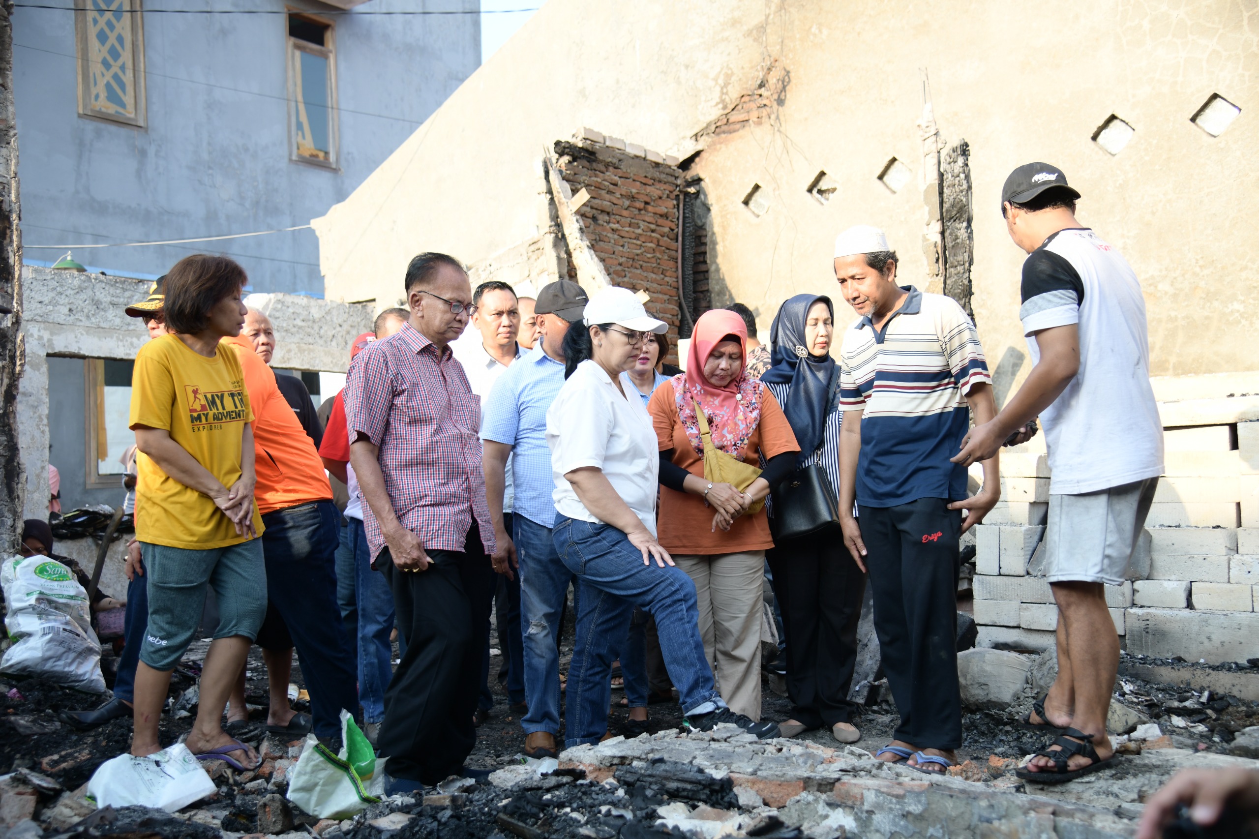 Wali Kota Semarang saat meninjau lokasi kebakaran di Jagalan (matasemarang.com/Lia Dina)