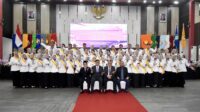 Sebanyak 59 apoteker Angkatan XVI resmi dilantik dan diambil sumpahnya, Selasa 16 September 2025 di Auditorium Graha Widyatama Prof Rubijanto Misman Unsoed. (foto: Humas Unsoed)