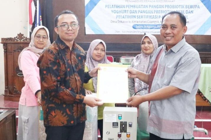 Pencegah stunting lewat edukasi dan inovasi pangan ‘LoWiPro’ (foto: Humas Unsoed) Pencegah stunting lewat edukasi dan inovasi pangan ‘LoWiPro’ (foto: Humas Unsoed)