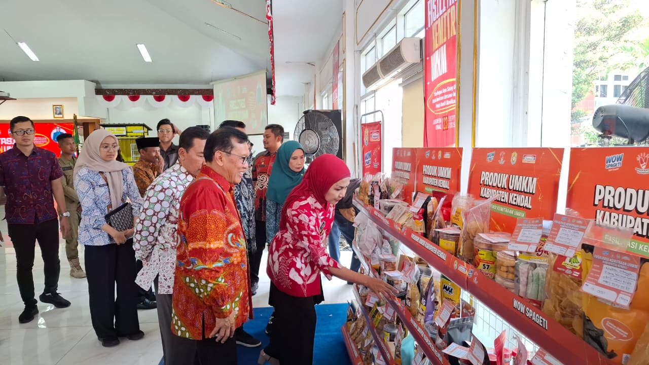 Pemkab Kendal dorong Indomaret jual produk UMKM lokal (foto; Pemkab Kendal)