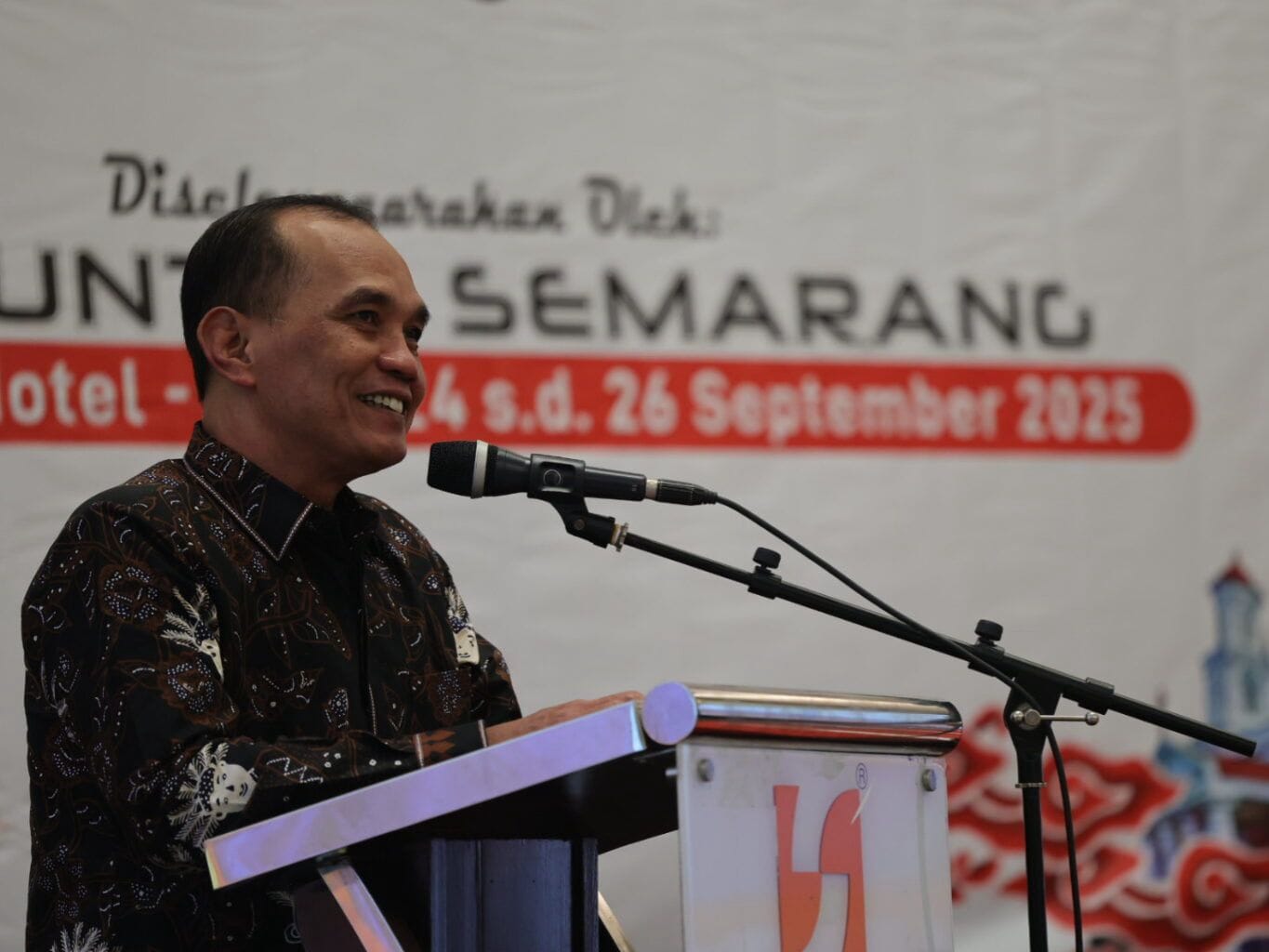 Ketua DPRD Jateng Sumanto