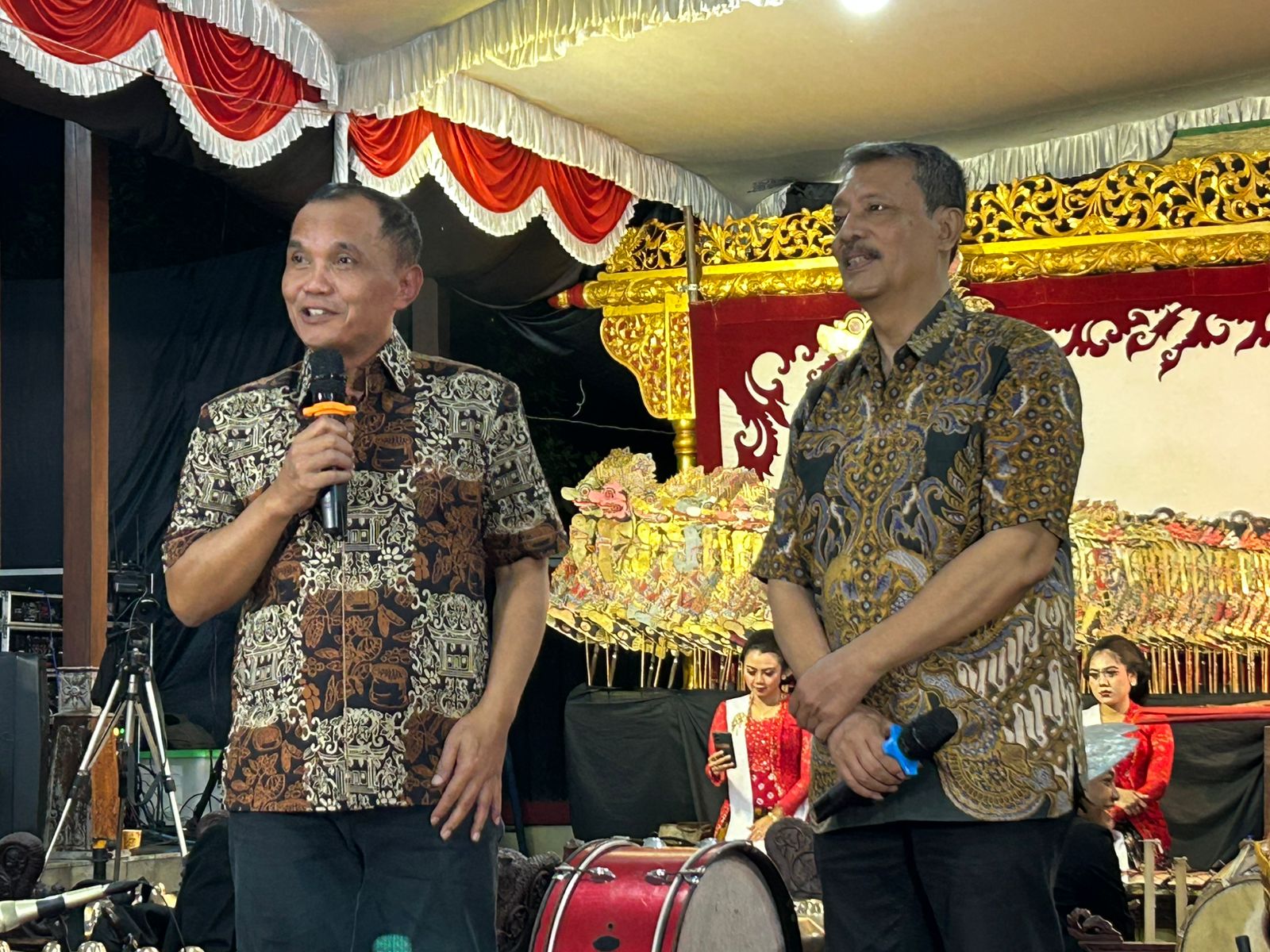 Ketua DPRD Jateng Sumanto ajak masyarakat teladani nilai positif lakon wayang kulit