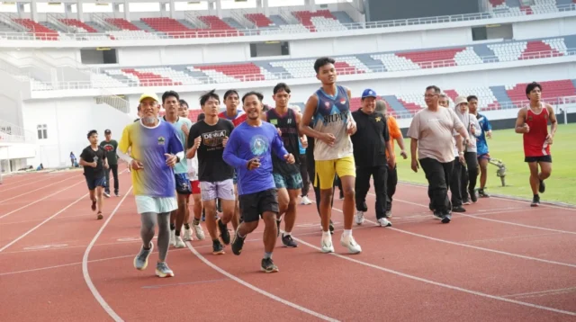 Lintasan atletik Stadion Jatidiri