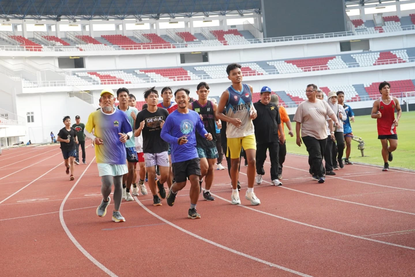 Lintasan atletik Stadion Jatidiri