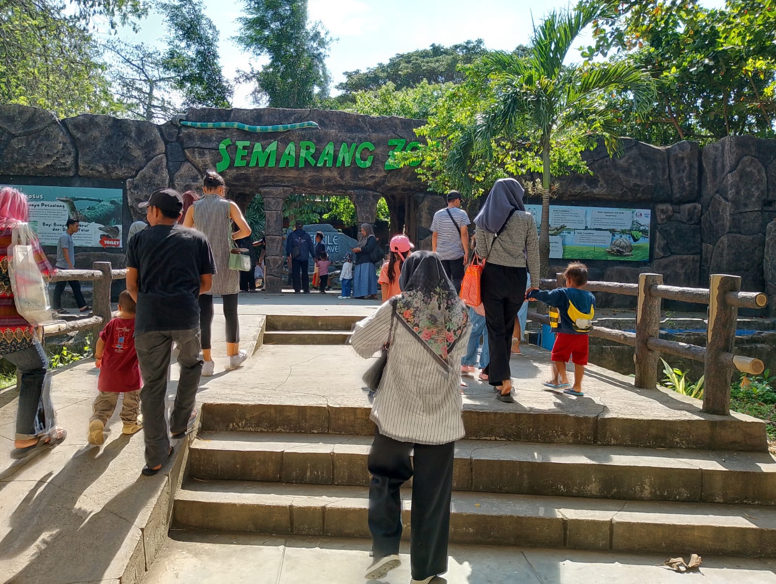 Semarang Zoo (matasemarang.com/Lia DIna)