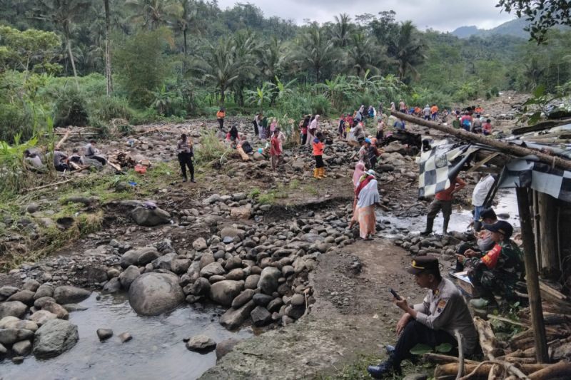 Longsor di Kabupaten Purbalingga (foto: BPBD Purbalingga)