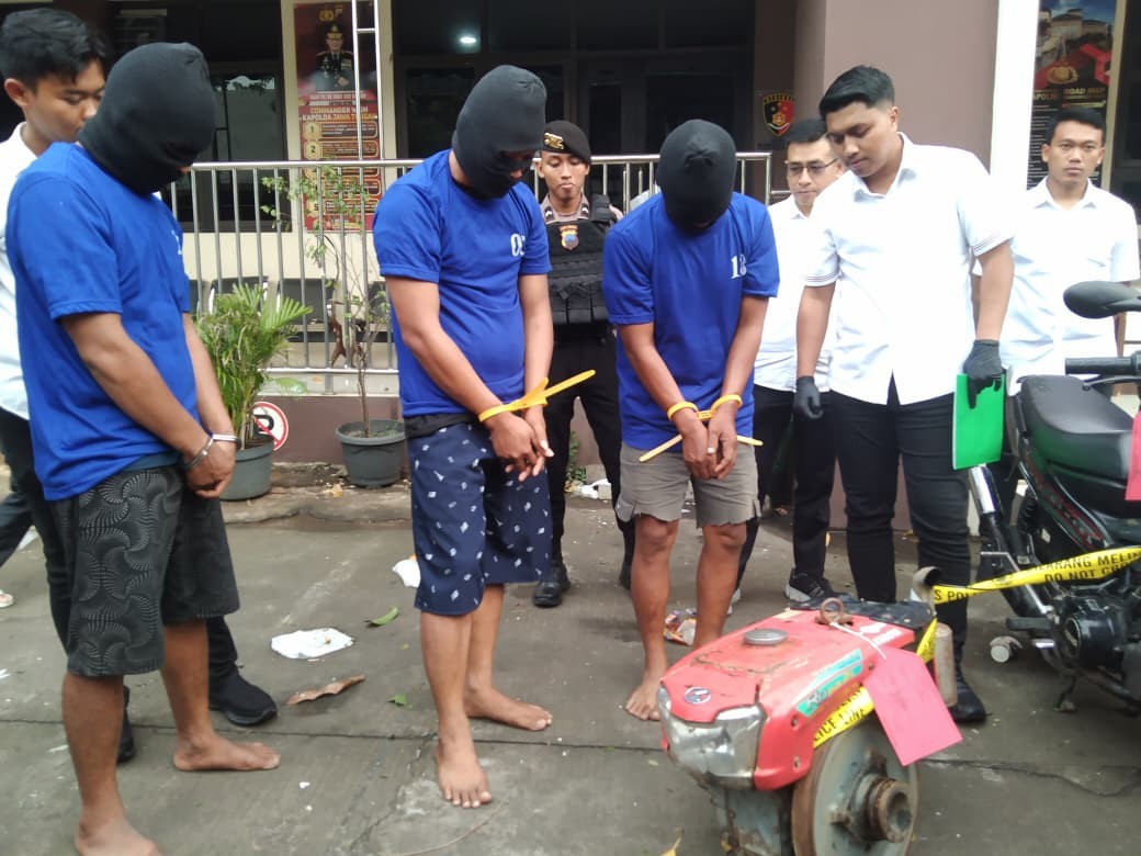 Polisi ungkap sindikat pencuri mesin traktor di Demak (foto: Polres Demak)
