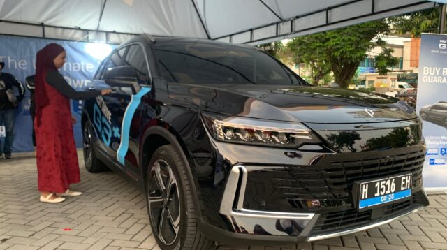 Mobil listrik Polytron G3+. (matasemarang.com/Lia DIna)