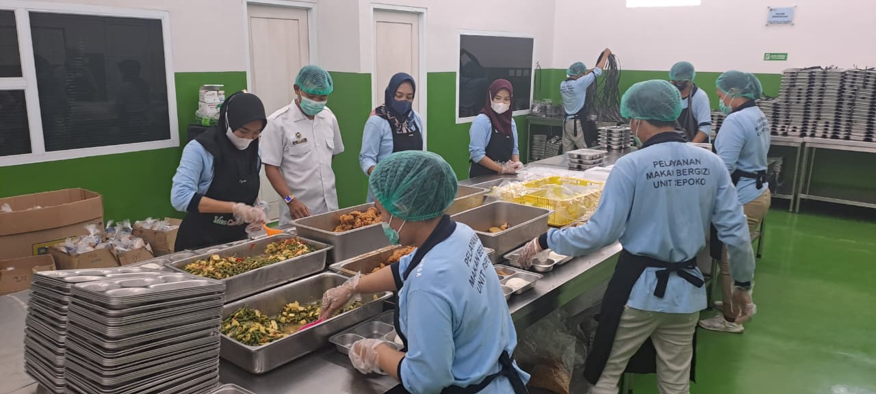 Suasana pemorsian di SPPG Cepoko Gunungpati Kota Semarang. (matasemarang.com/Lia Dina)