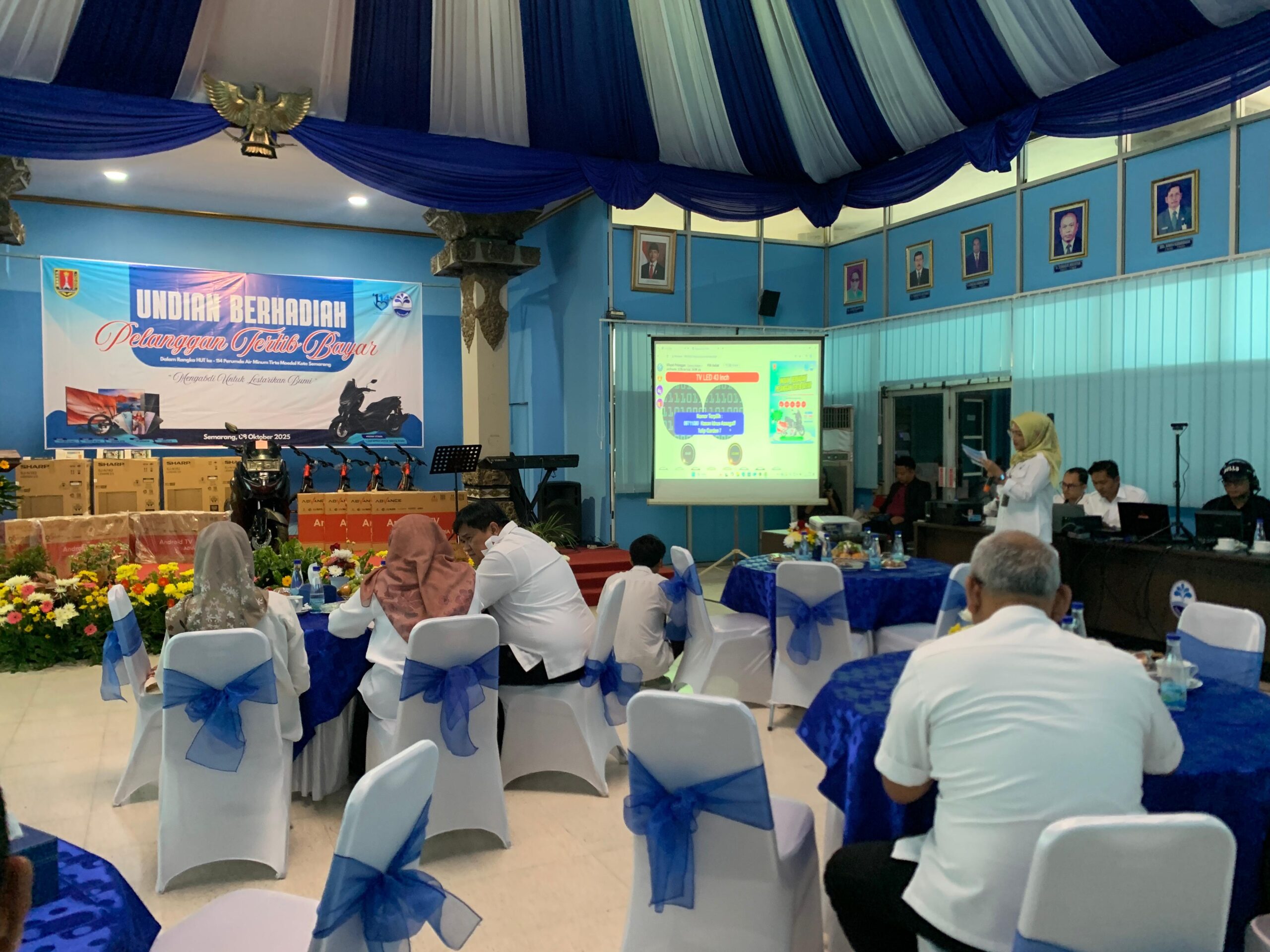 Pengundian pelanggan tertib bayar. (matasemarang.com/Lia DIna)