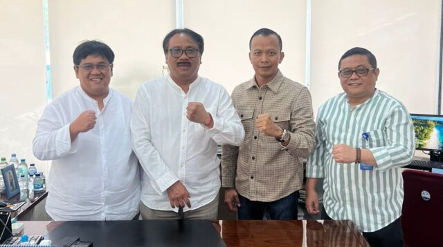 Direksi PDAM lama dan kuasa hukum. (matasemarang.com/Lia Dina)